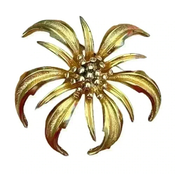 Vintage Marboux Gold Tone Chrysanthemum Brooch Signed and 2050 - Picture 1 of 4